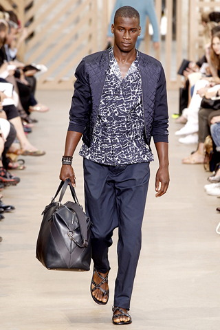 Louis Vuitton / - 2011